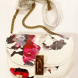 Love & Lore Crossbody Flower Purse